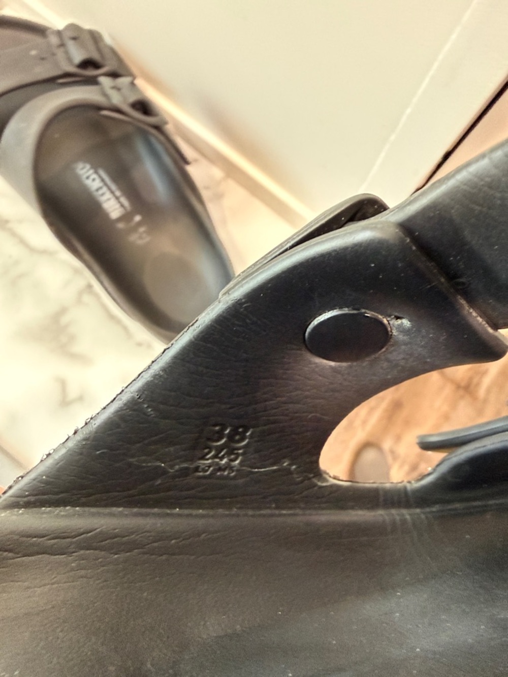 Birkenstock Arizona women’s size 38 EVA sandal in black - Picture 6 of 8